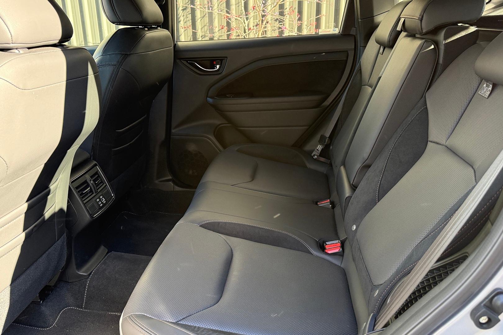 2025 Subaru Forester Hybrid Touring — photo 10