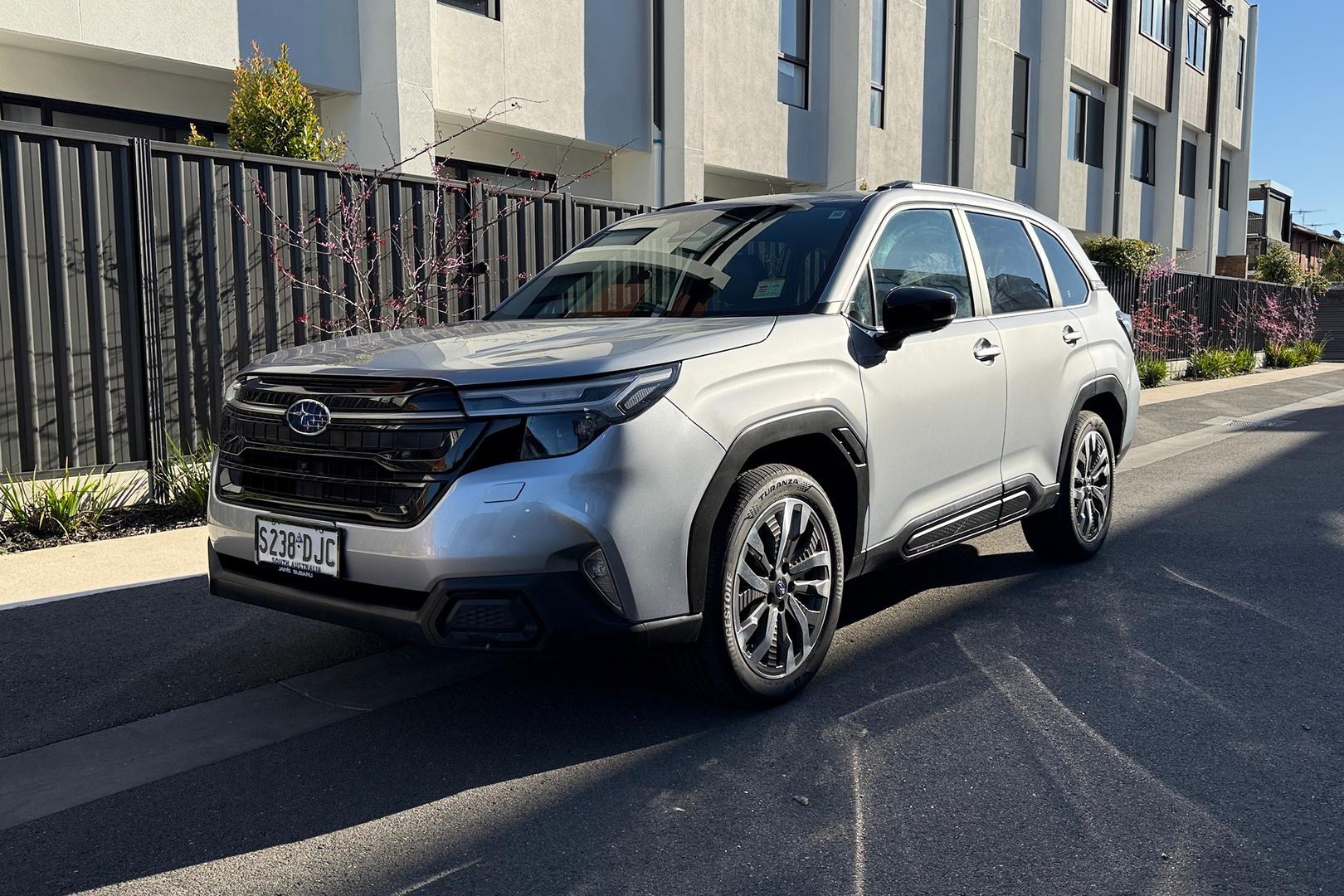 2025 Subaru Forester Hybrid Touring — photo 7