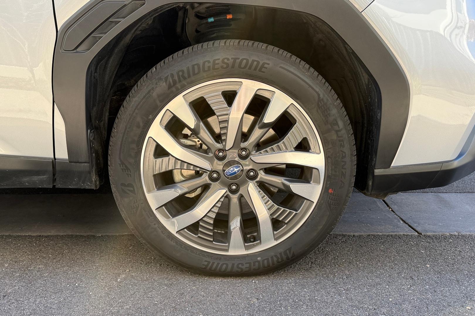 2025 Subaru Forester Hybrid Touring — photo 8