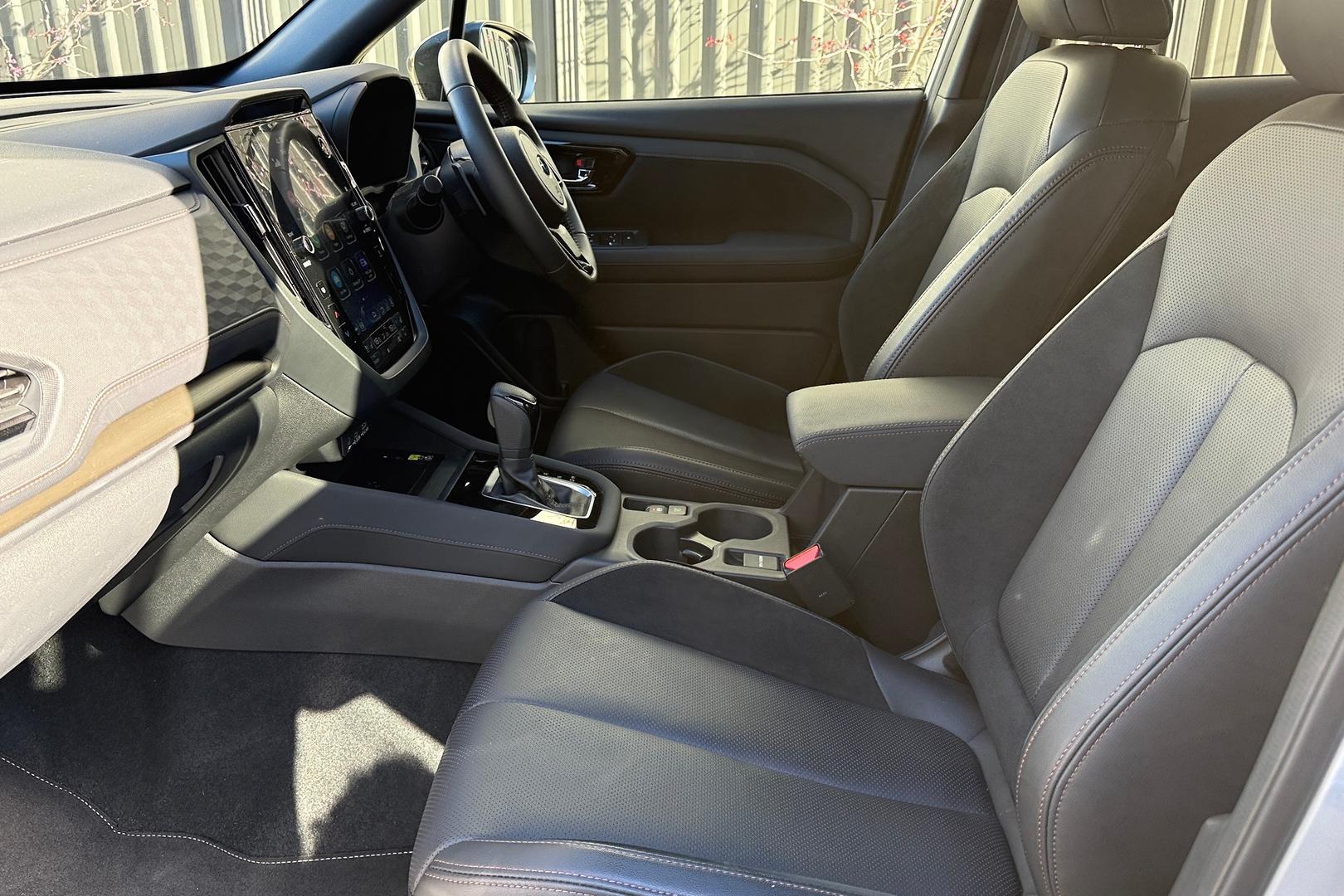 2025 Subaru Forester Hybrid Touring — photo 9