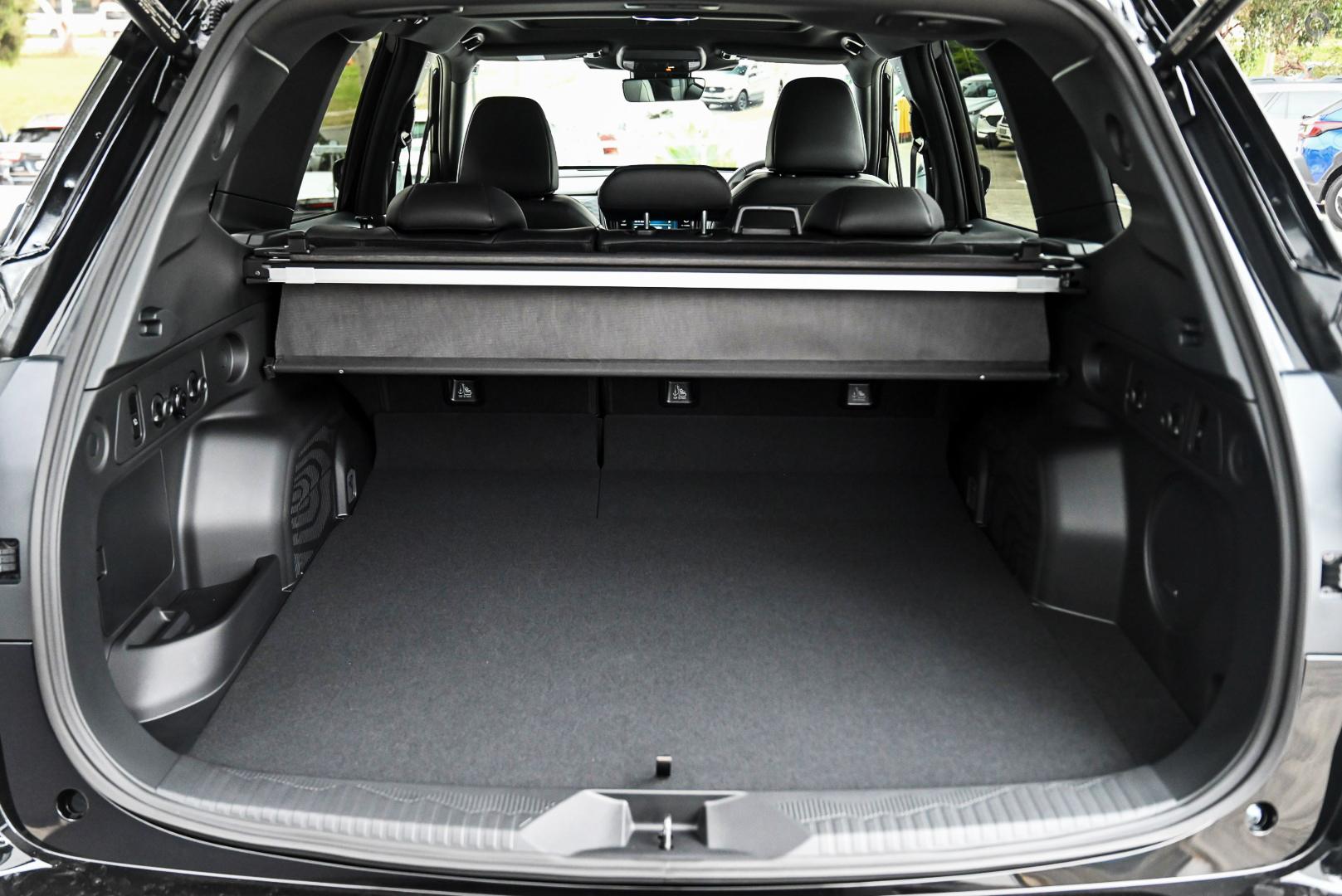 2025 Subaru Forester Hybrid Sport — photo 11