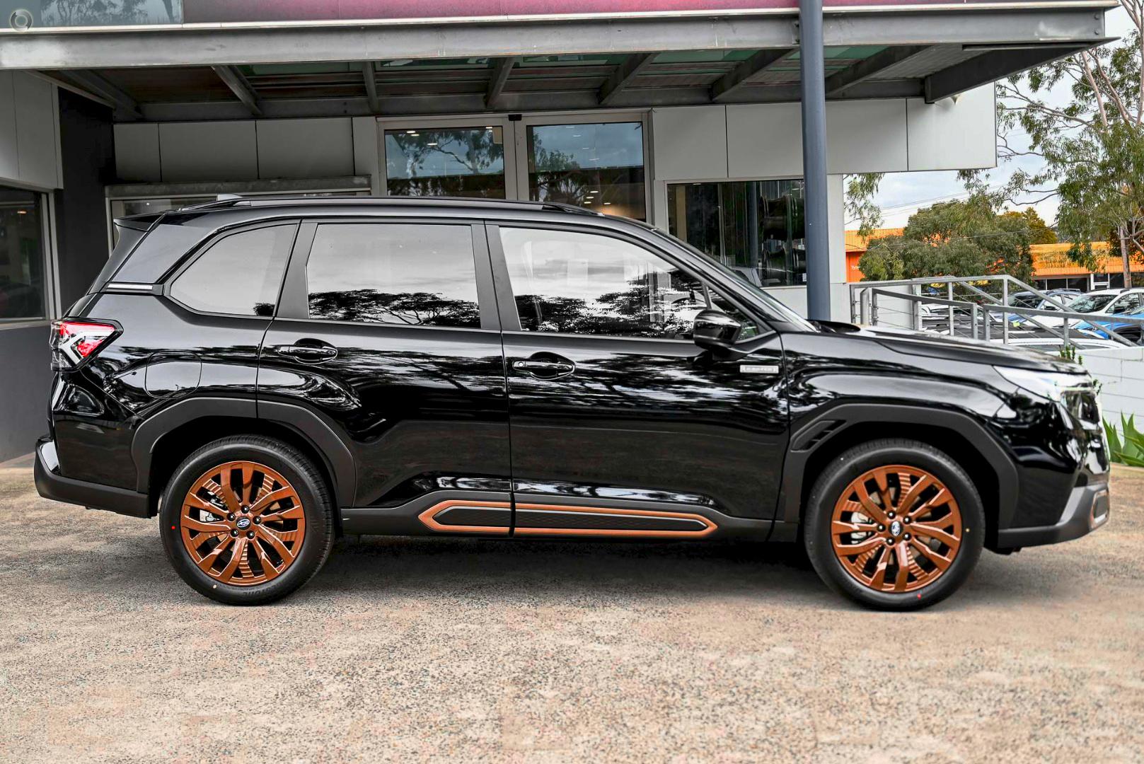 2025 Subaru Forester Hybrid Sport — photo 4