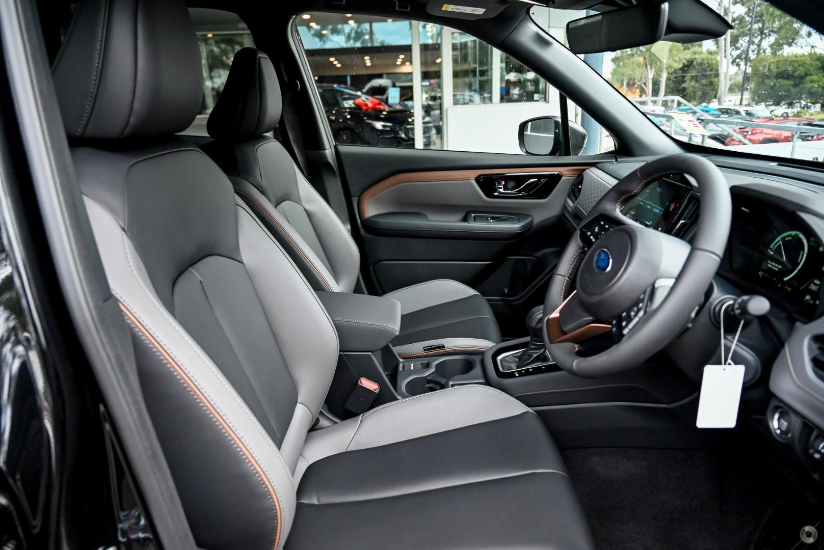 2025 Subaru Forester Hybrid Sport — photo 7