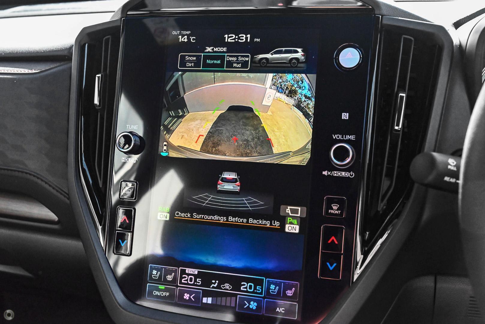 2025 Subaru Forester Hybrid Touring — photo 13