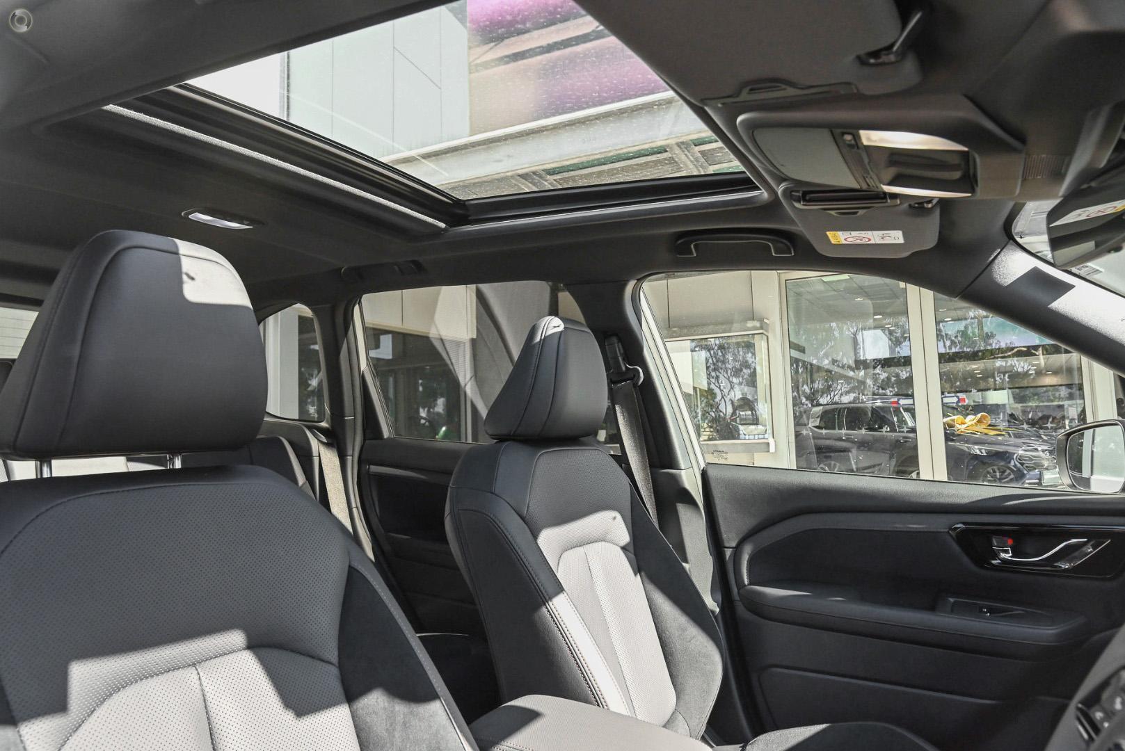 2025 Subaru Forester Hybrid Touring — photo 9