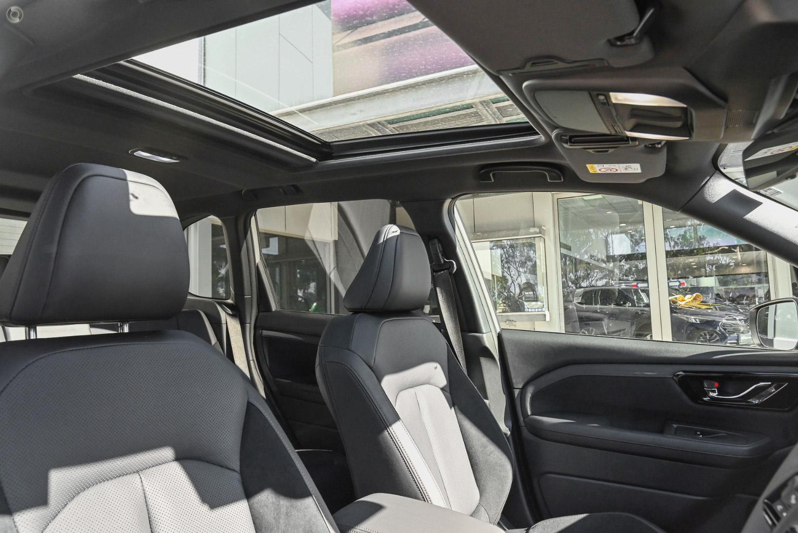 2025 Subaru Forester Hybrid Touring — photo 9