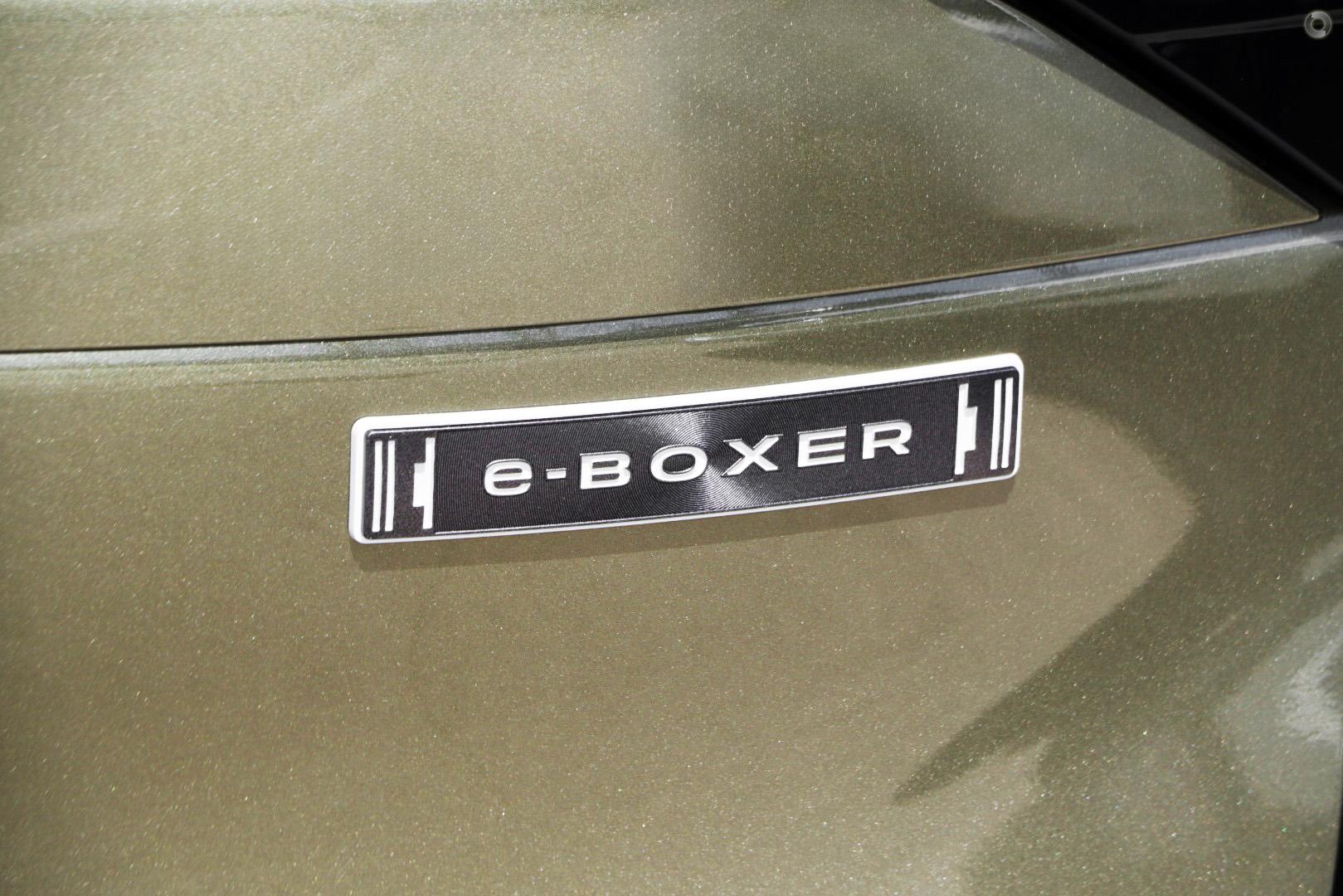 2025 Subaru Forester Hybrid Touring — photo 12