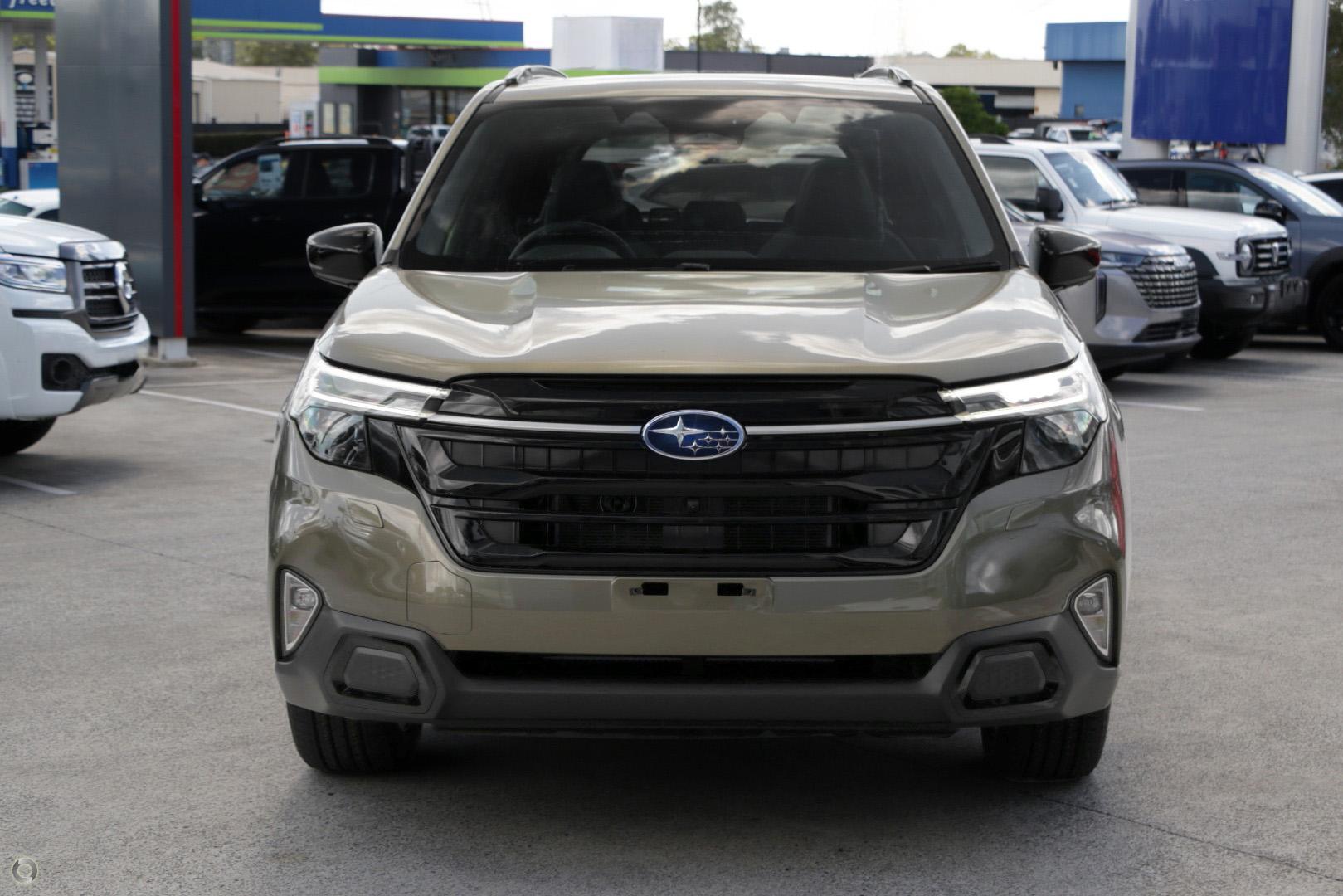 2025 Subaru Forester Hybrid Touring — photo 2