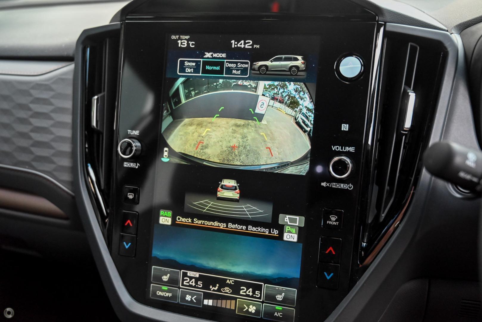2025 Subaru Forester Hybrid Sport — photo 14