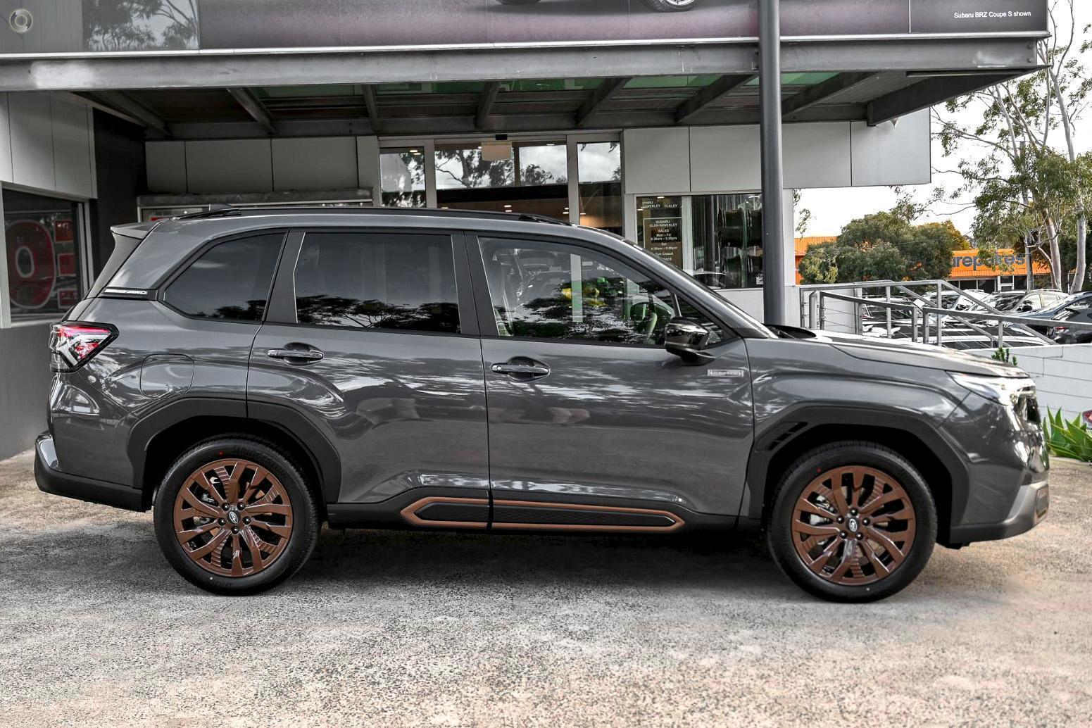 2025 Subaru Forester Hybrid Sport — photo 5