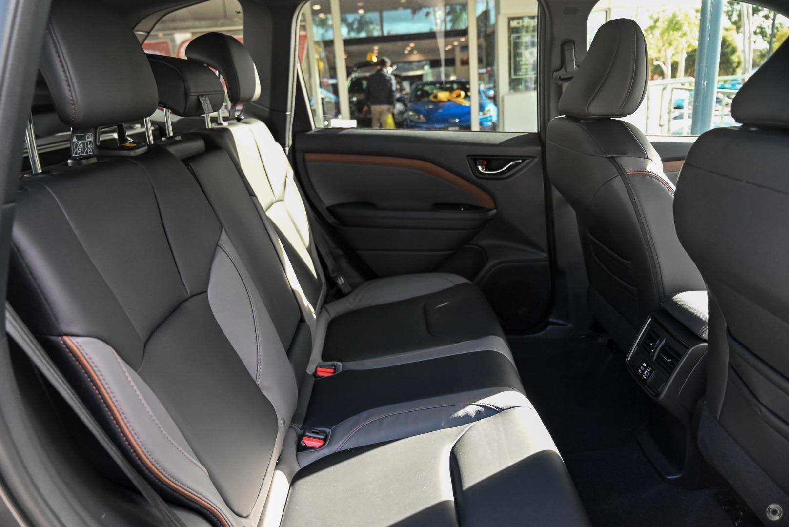 2025 Subaru Forester Hybrid Sport — photo 9