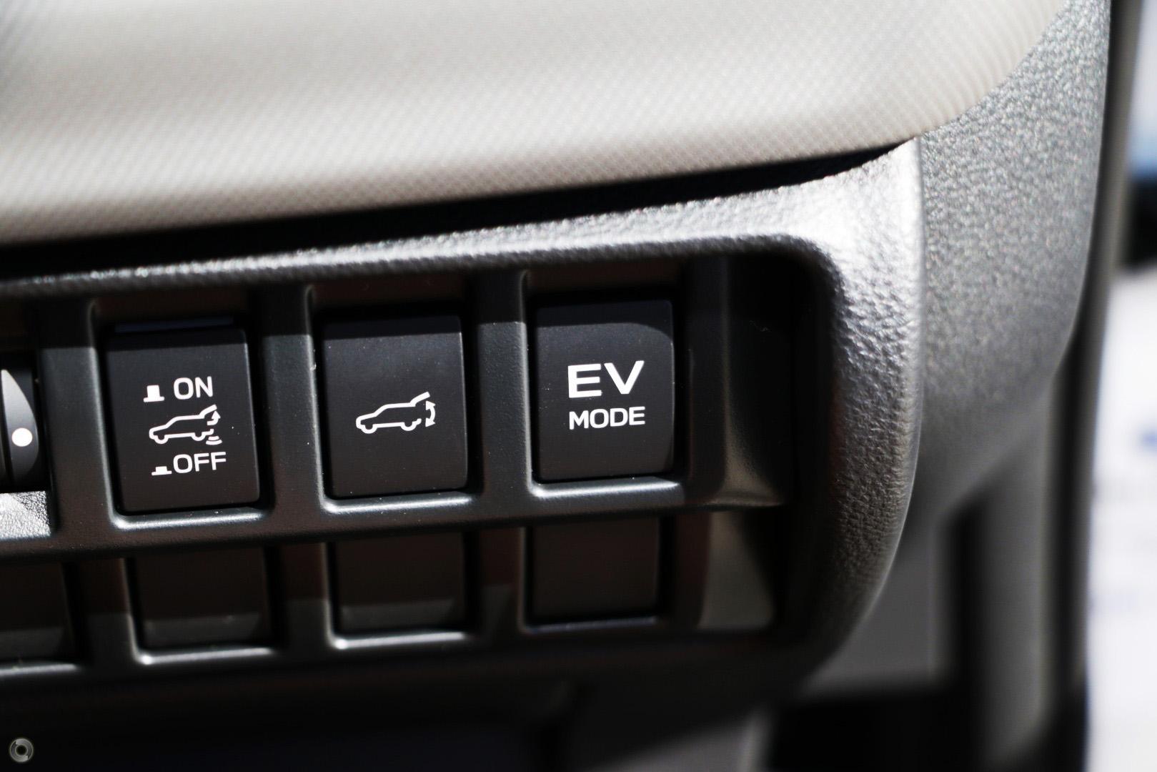 2025 Subaru Forester Hybrid Sport — photo 14