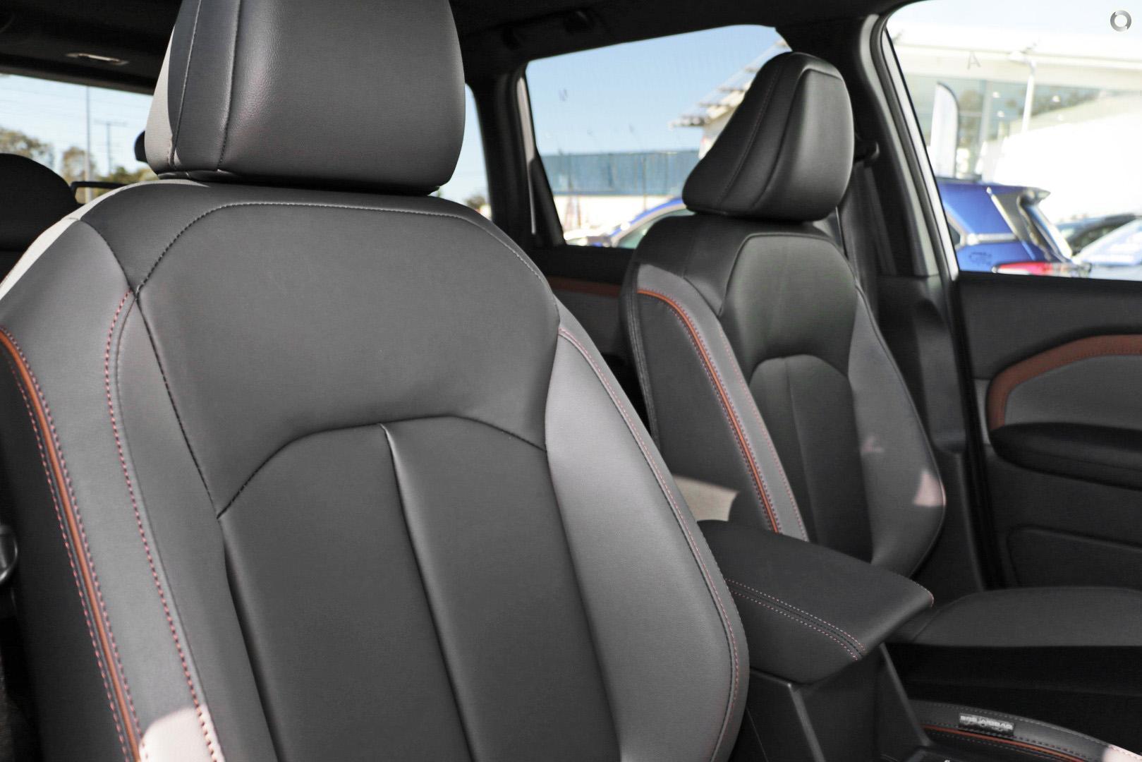 2025 Subaru Forester Hybrid Sport — photo 8