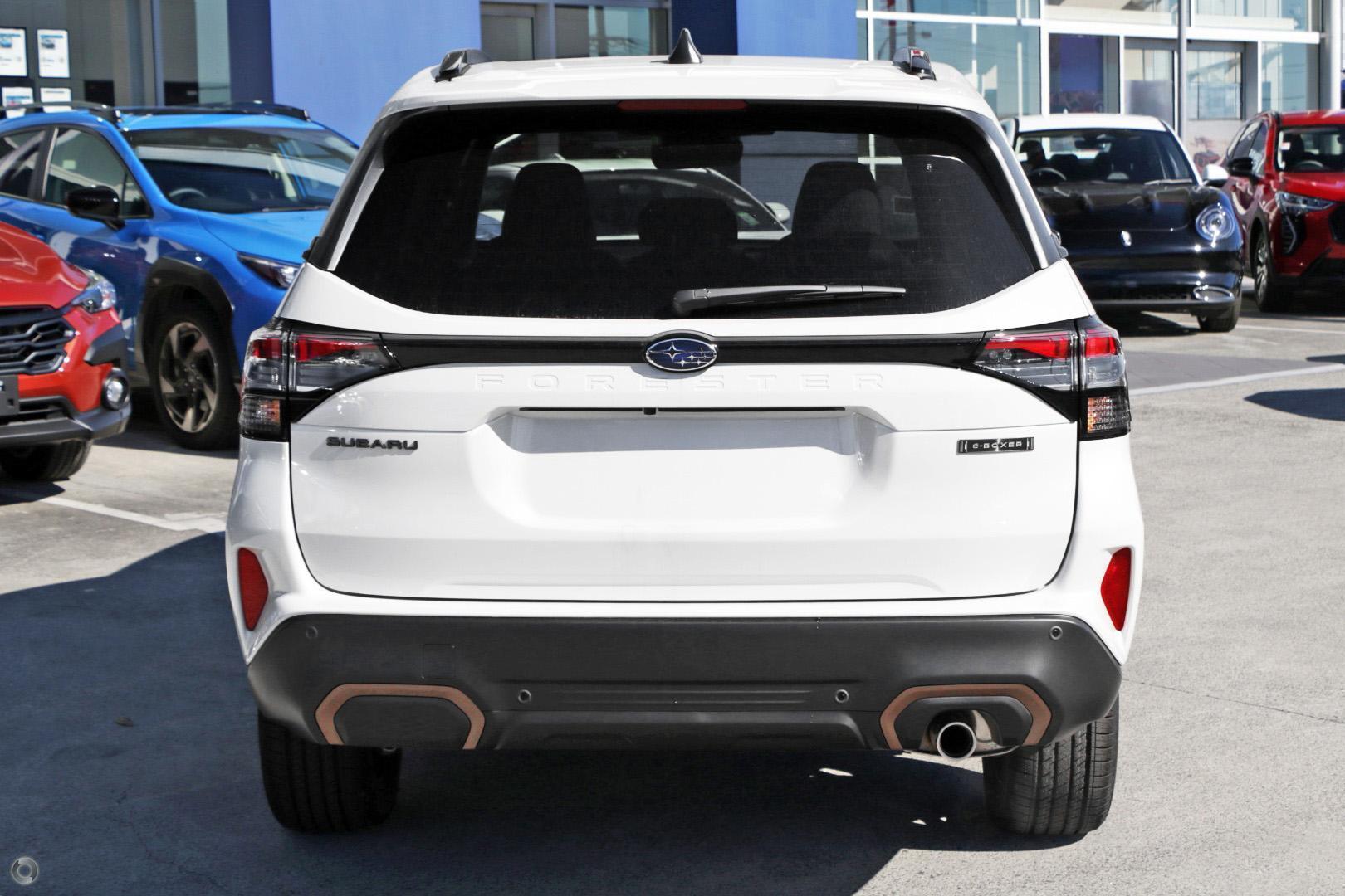 2025 Subaru Forester Hybrid Sport — photo 3