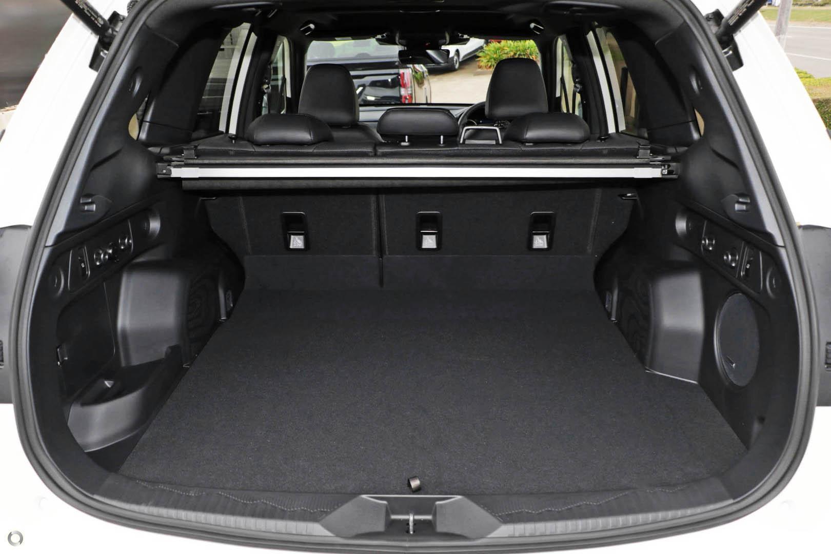 2025 Subaru Forester Hybrid Touring — photo 11