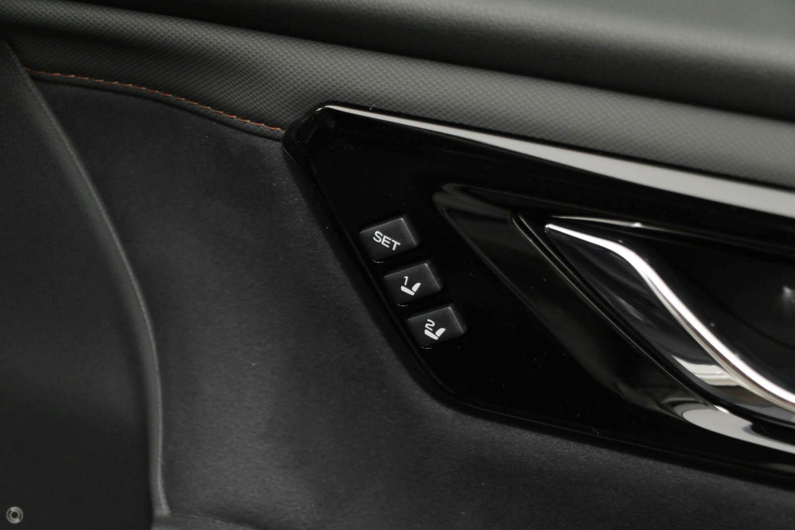 2025 Subaru Forester Hybrid Touring — photo 15