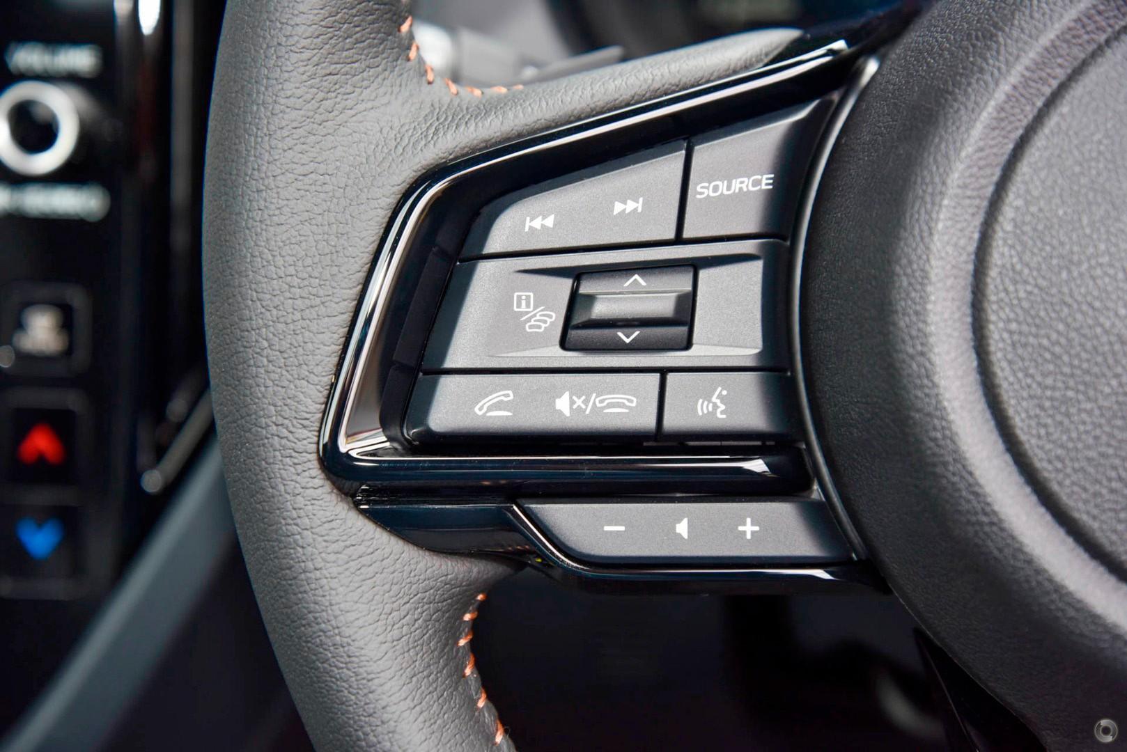 2025 Subaru Forester Hybrid Touring — photo 13