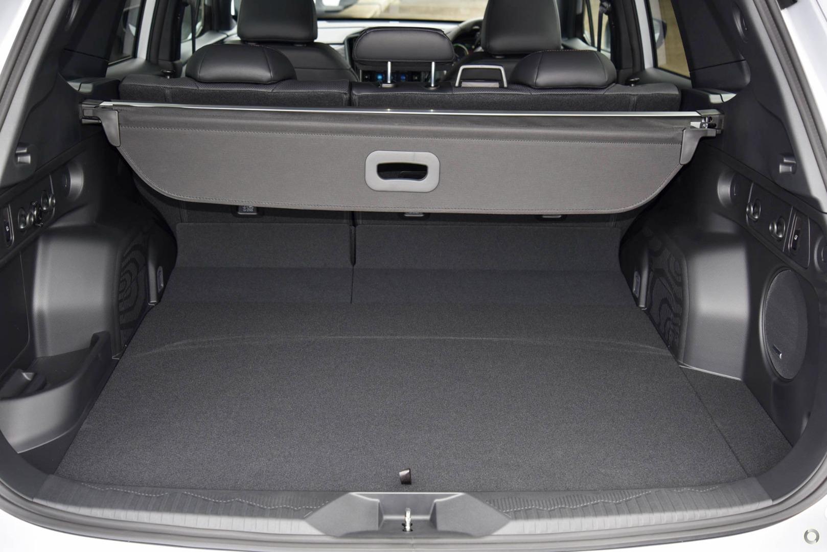 2025 Subaru Forester Hybrid Touring — photo 6