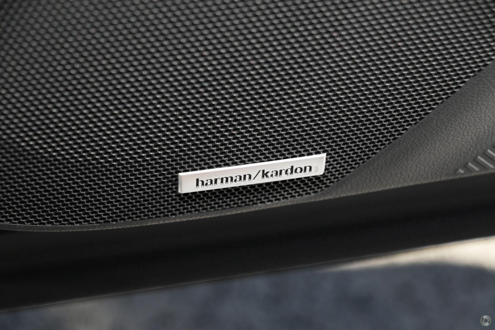 2025 Subaru Forester Hybrid Touring — photo 12