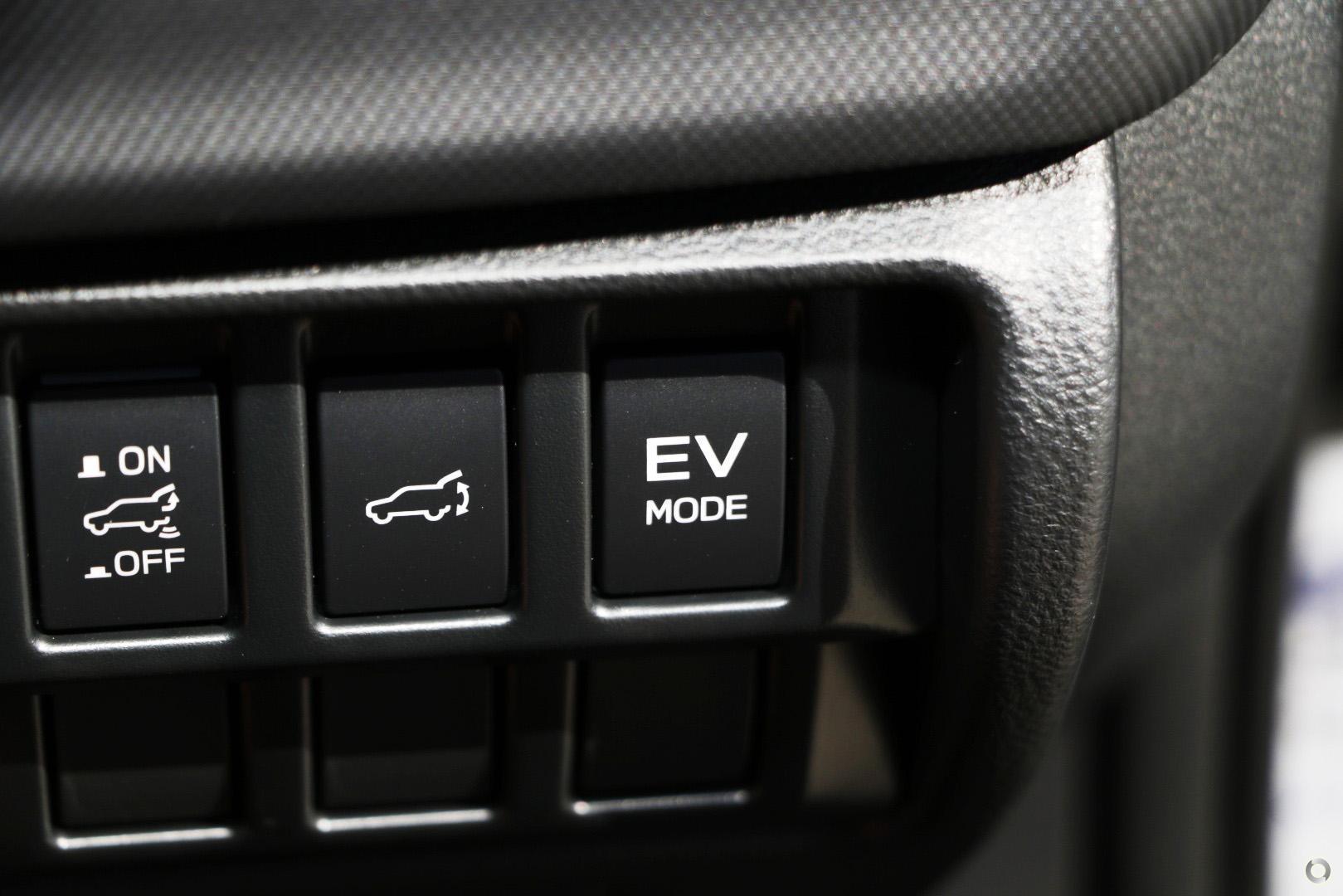 2025 Subaru Forester Hybrid Touring — photo 15