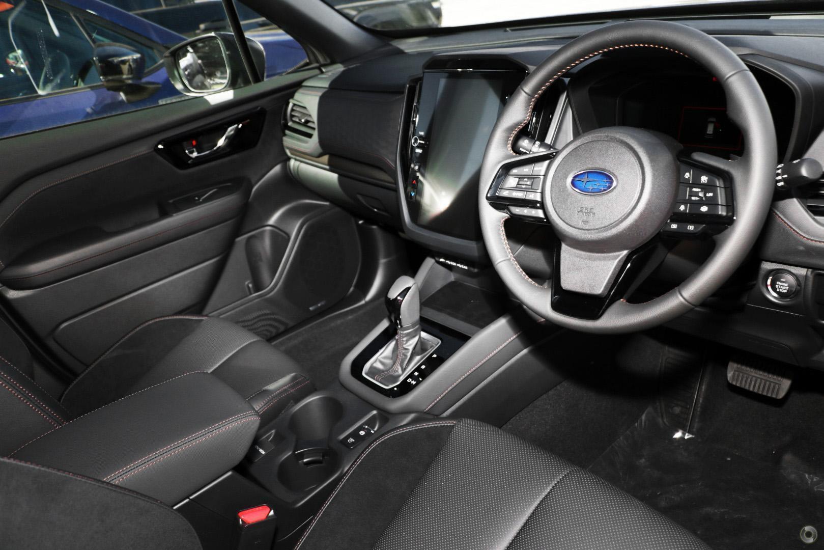 2025 Subaru Forester Hybrid Touring — photo 6
