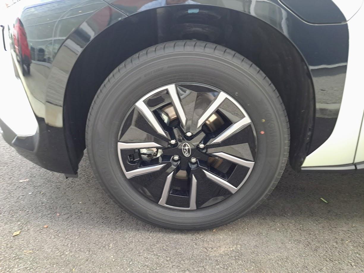 2025 Subaru Solterra AWD — photo 12