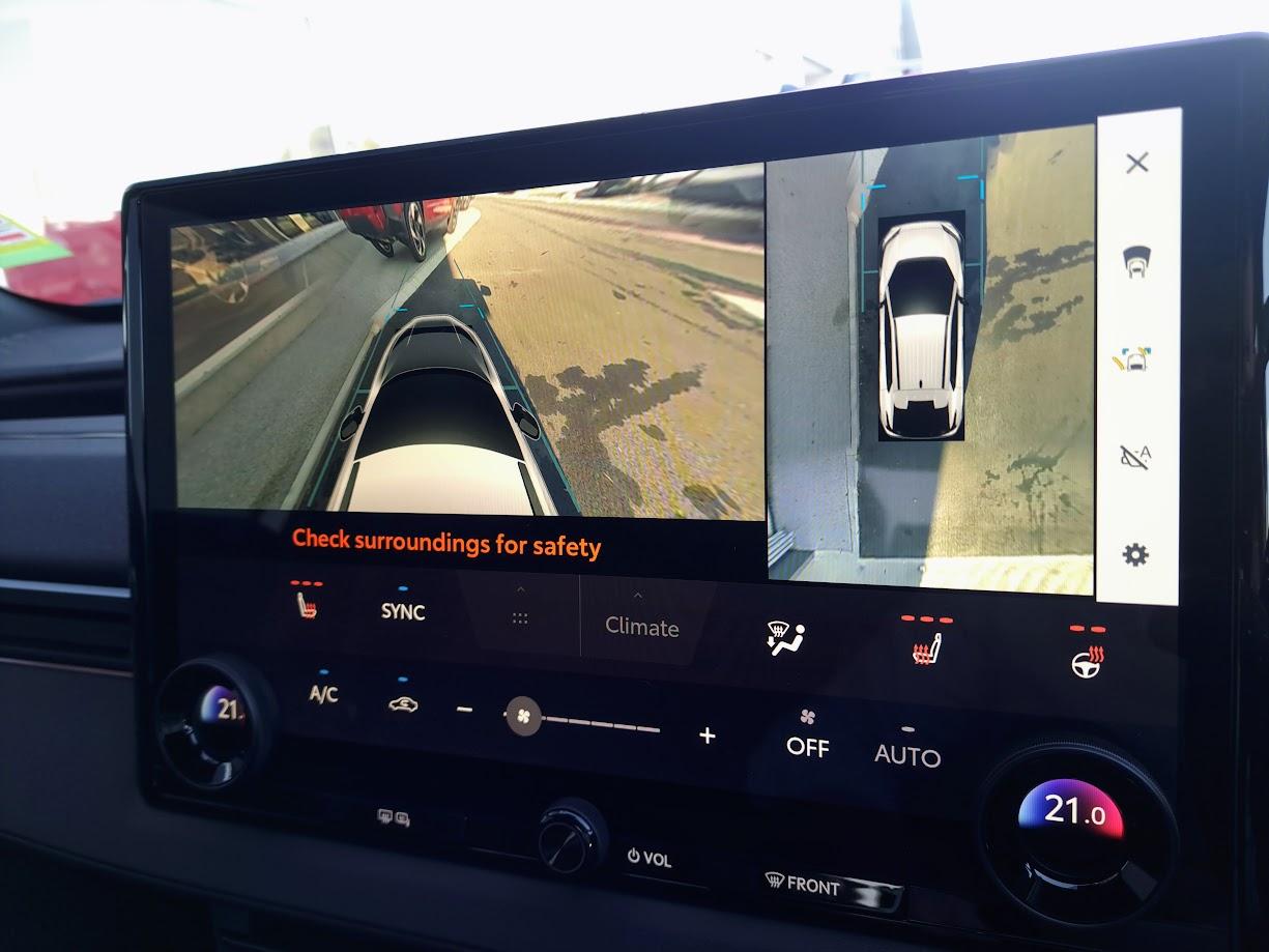 2025 Subaru Solterra AWD — photo 18
