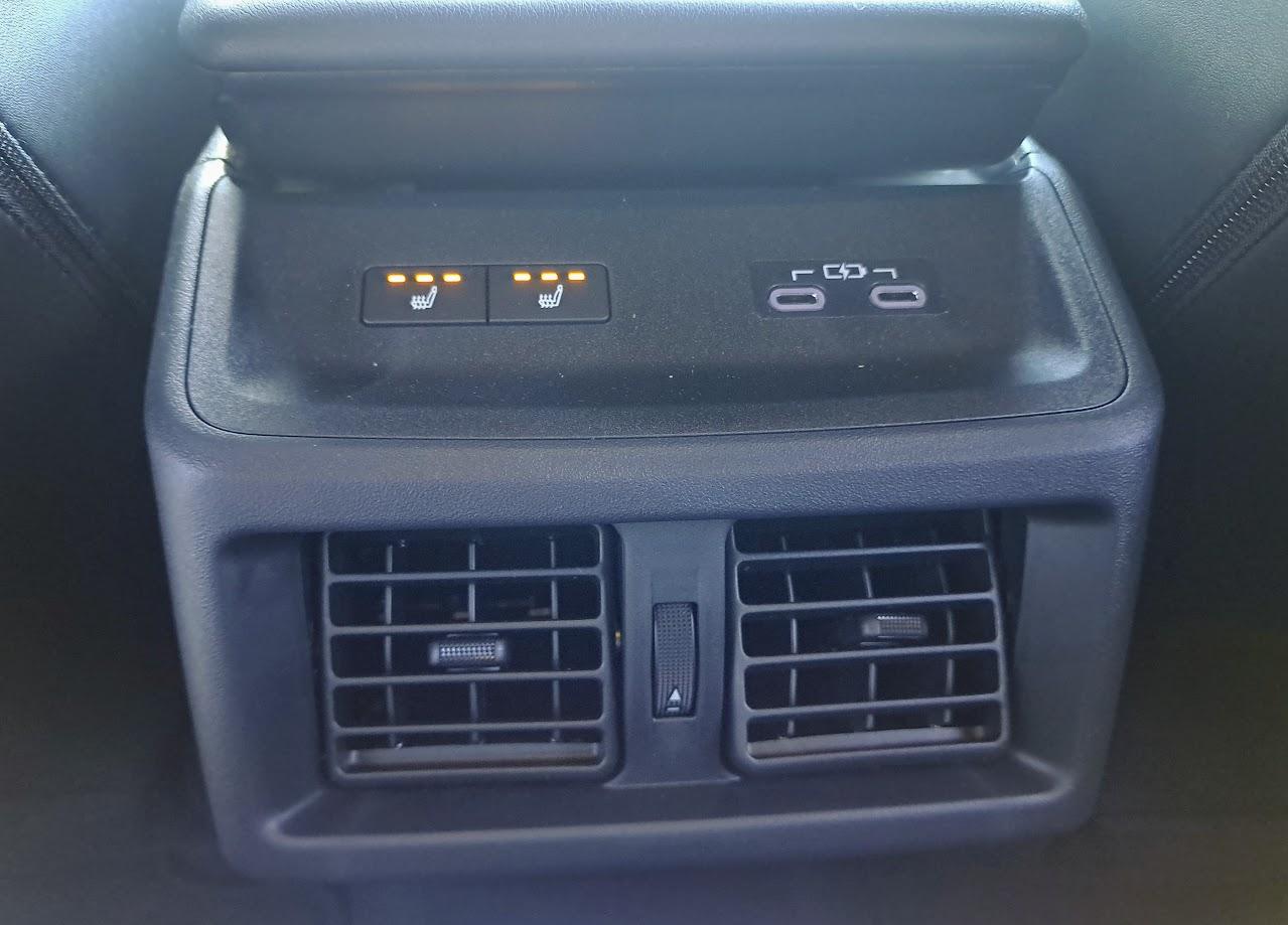 2025 Subaru Solterra AWD — photo 25