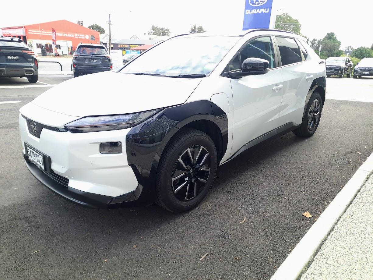 2025 Subaru Solterra AWD — photo 3