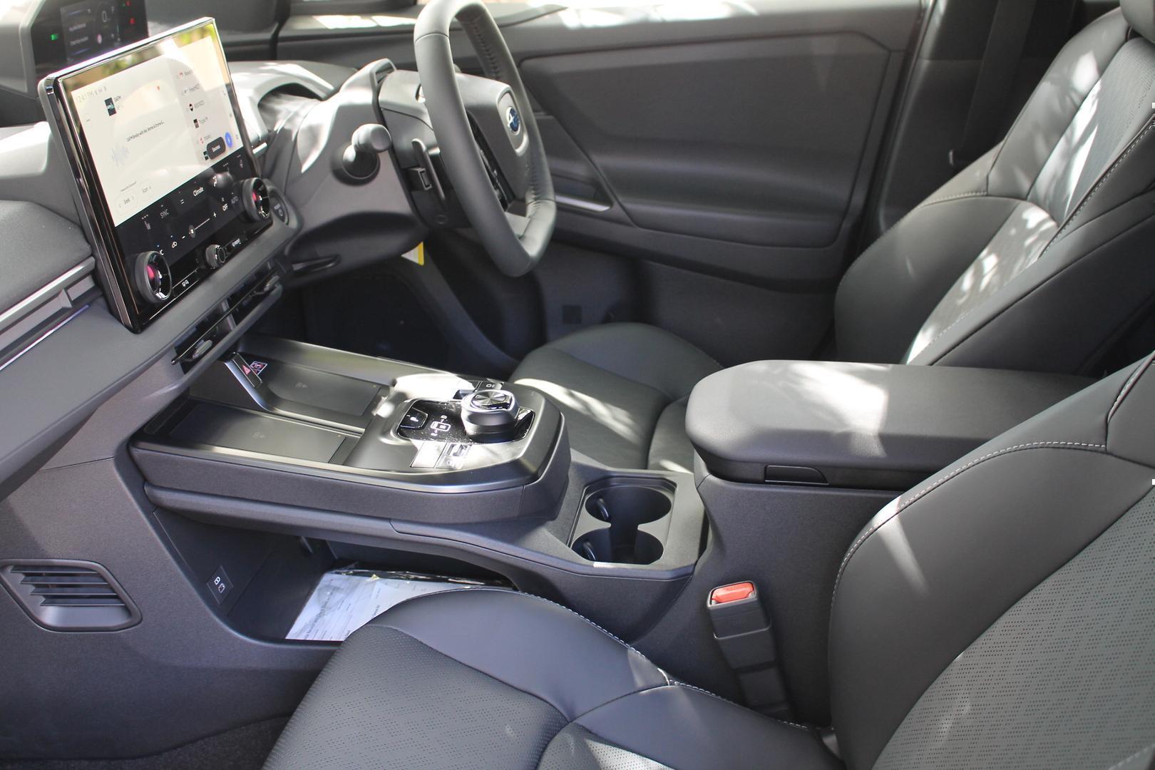 2025 Subaru Solterra AWD — photo 14