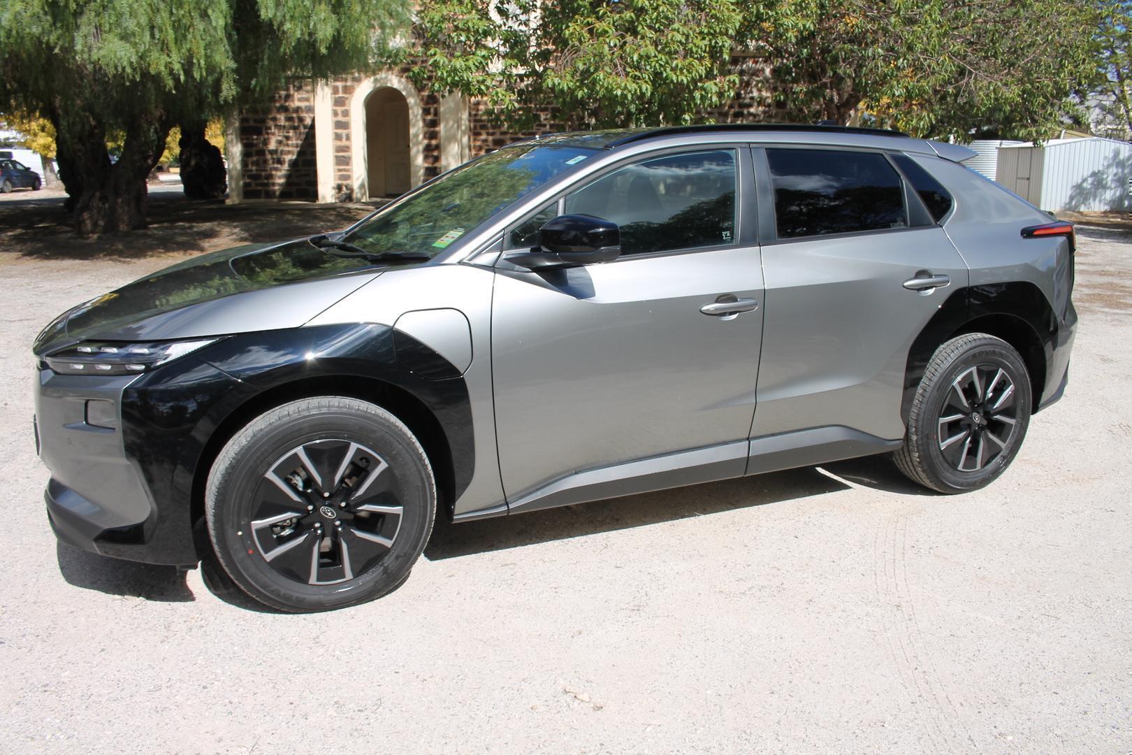 2025 Subaru Solterra AWD — photo 21