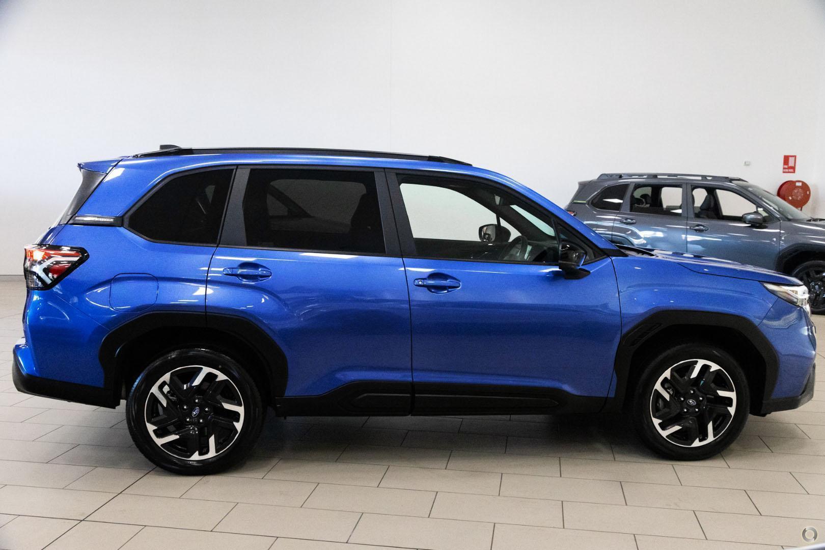 2026 Subaru Forester Touring — photo 5