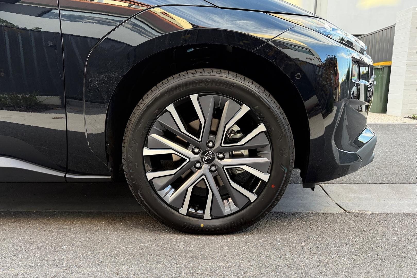 2026 Subaru Solterra AWD Touring — photo 9