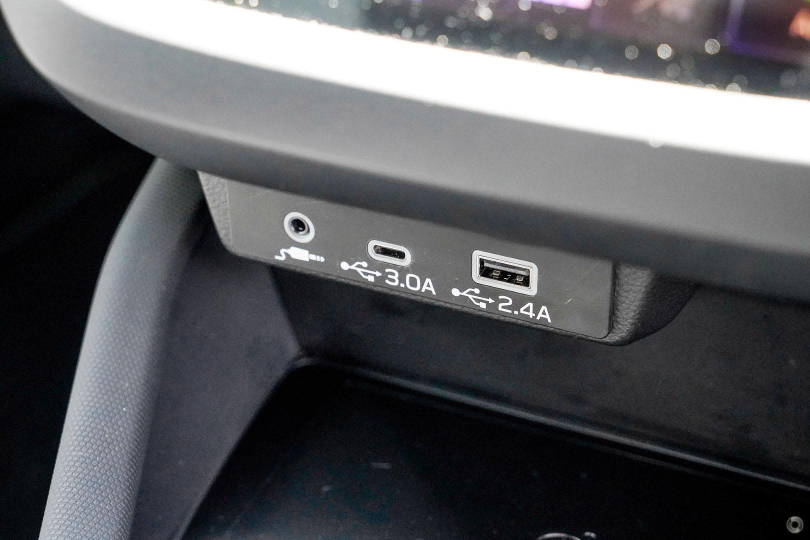 2026 Subaru Forester Premium — photo 12