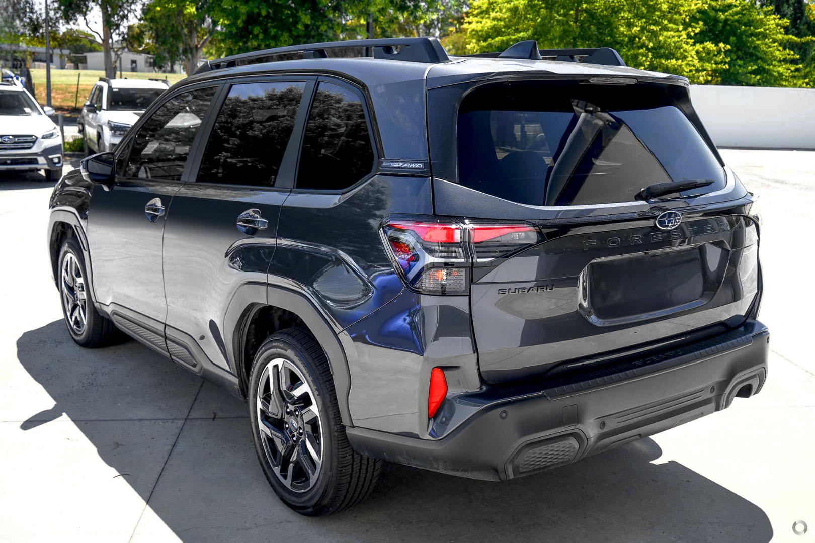 2026 Subaru Forester Premium — photo 4