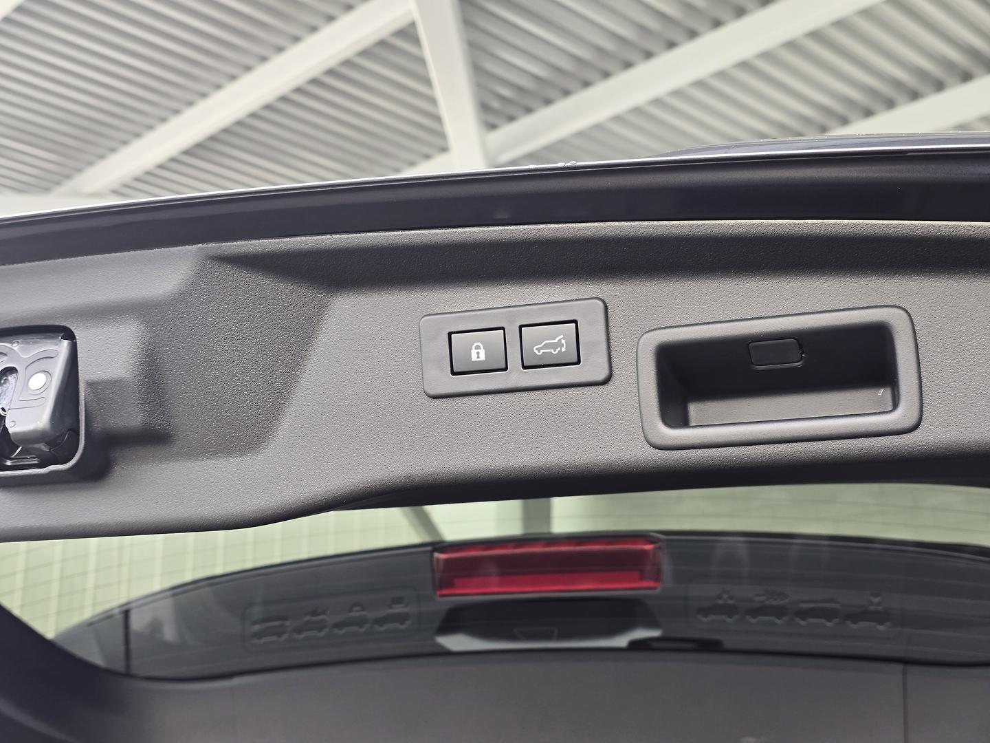 2026 Subaru Outback AWD Touring — photo 11