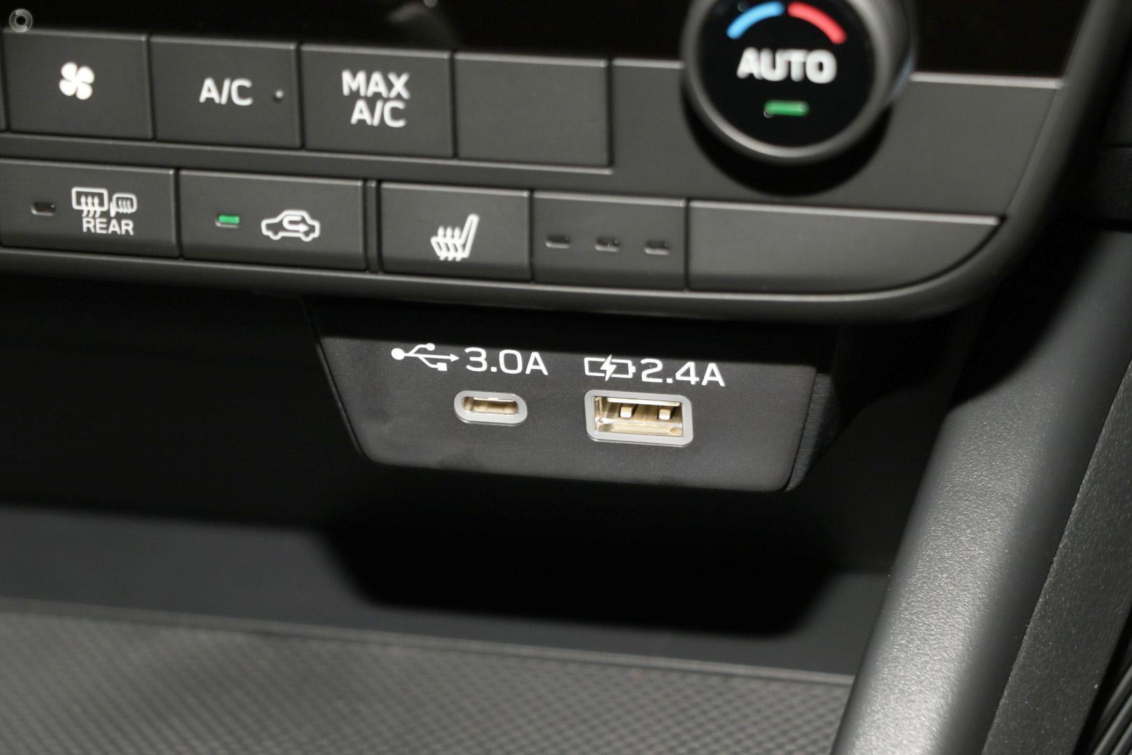 2026 Subaru Outback AWD — photo 13