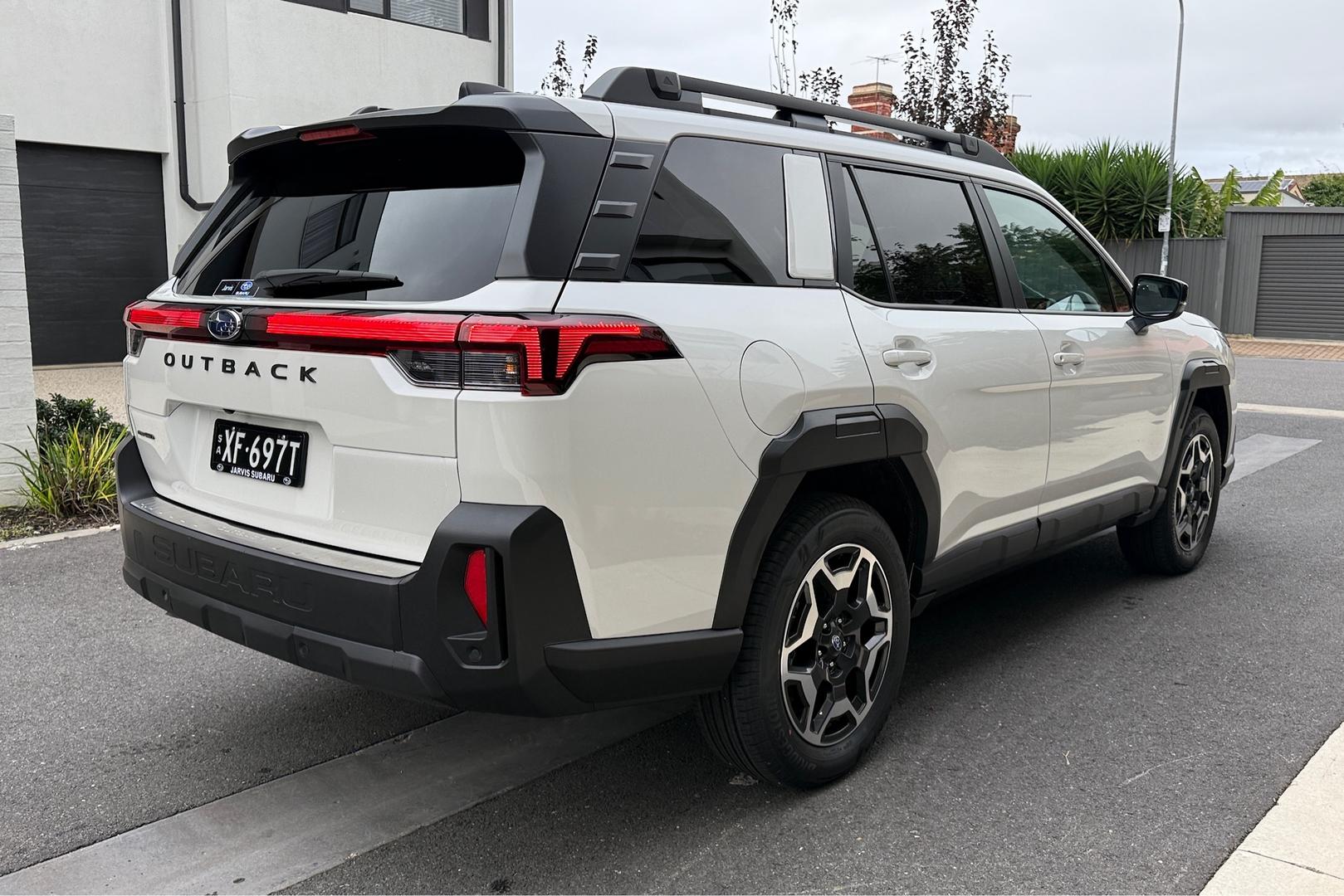 2026 Subaru Outback AWD Touring — photo 2