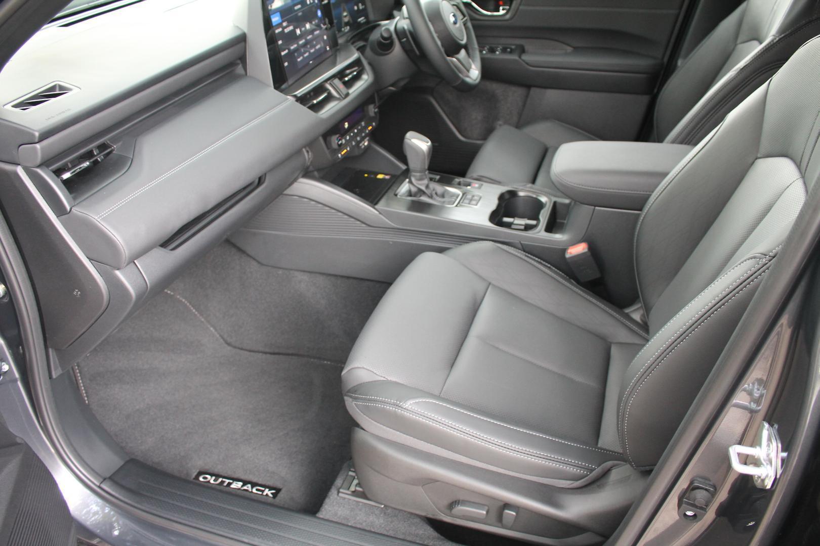 2026 Subaru Outback AWD Touring — photo 14