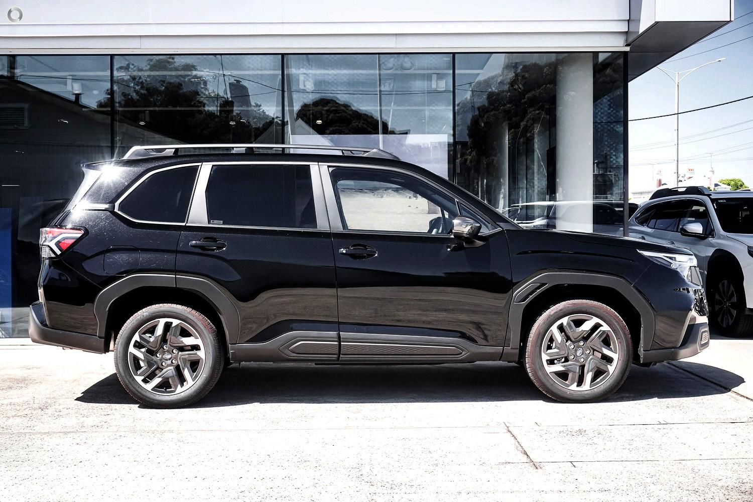 2026 Subaru Forester Premium — photo 4