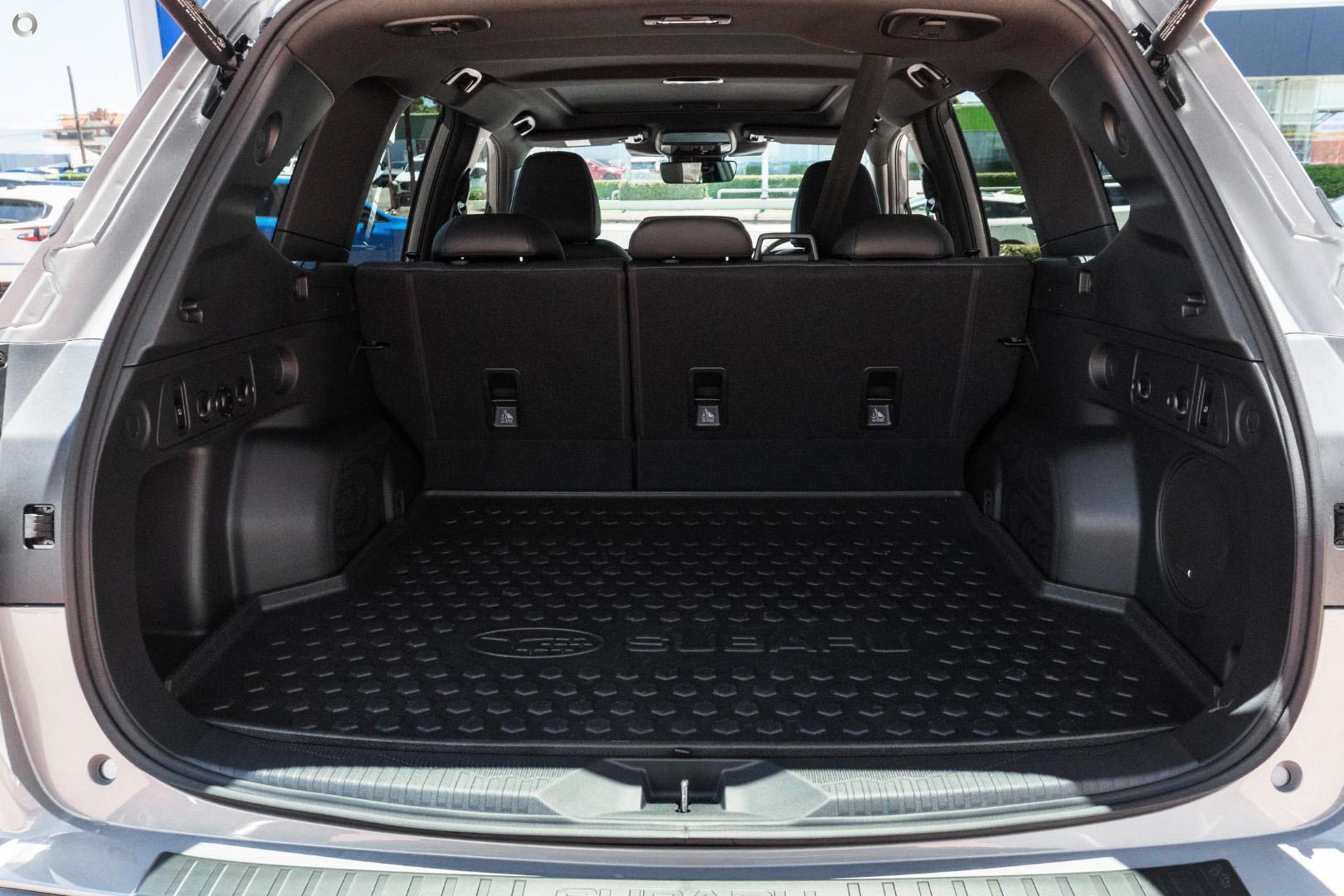 2026 Subaru Forester Touring — photo 9