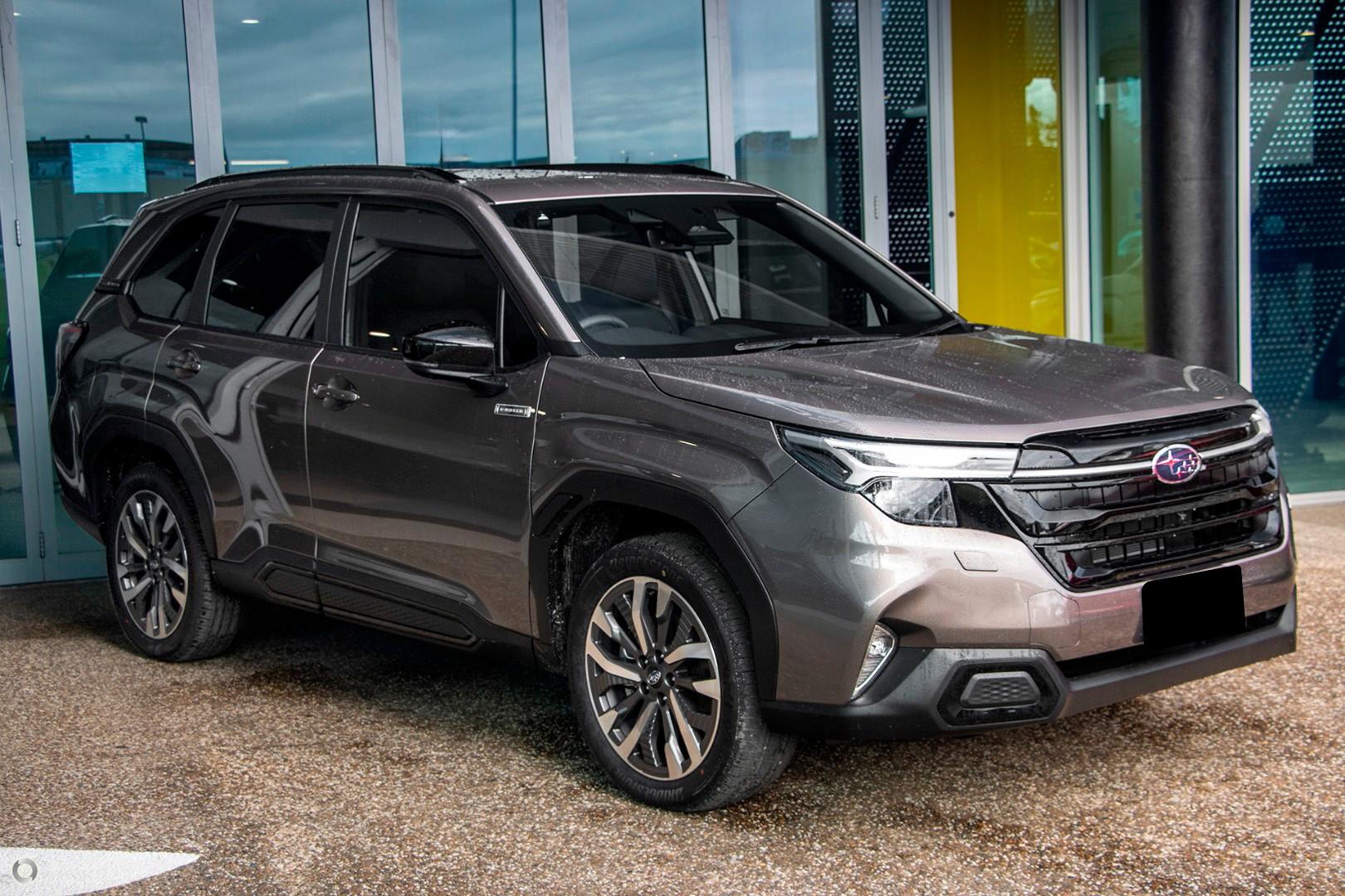 2026 Subaru Forester Hybrid Touring — photo 4