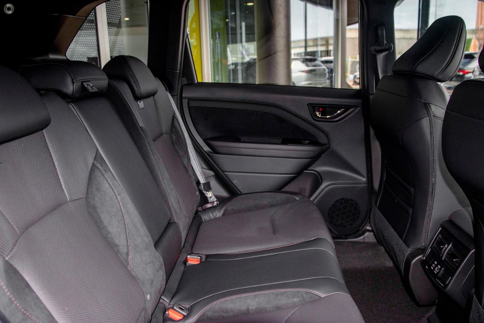 2026 Subaru Forester Hybrid Touring — photo 9