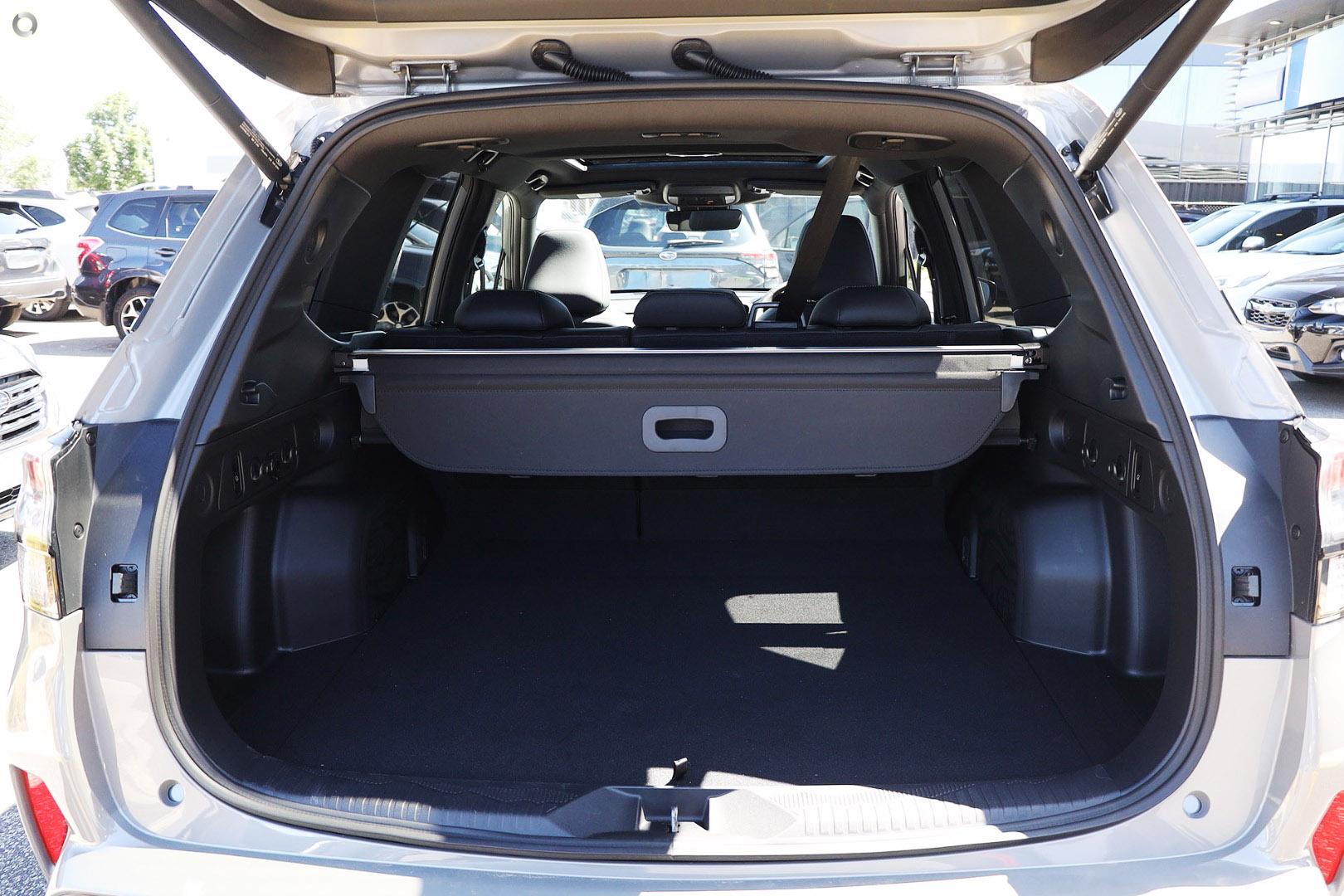2026 Subaru Forester Sport — photo 9