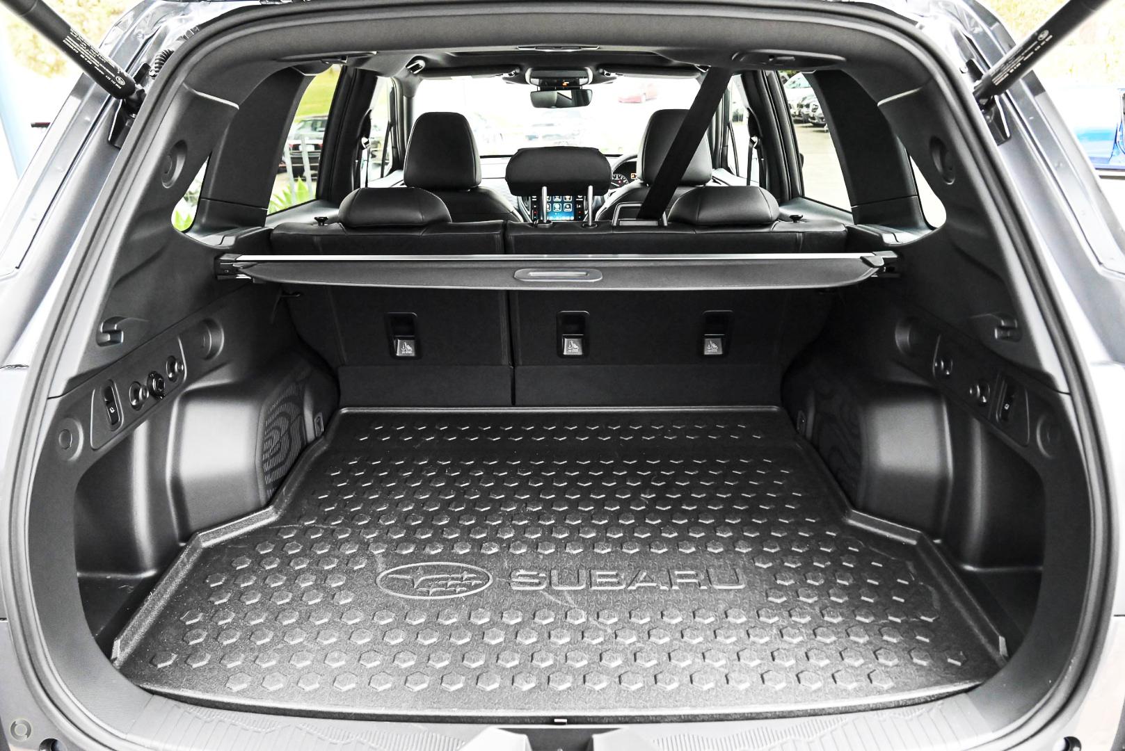 2026 Subaru Forester Sport — photo 9