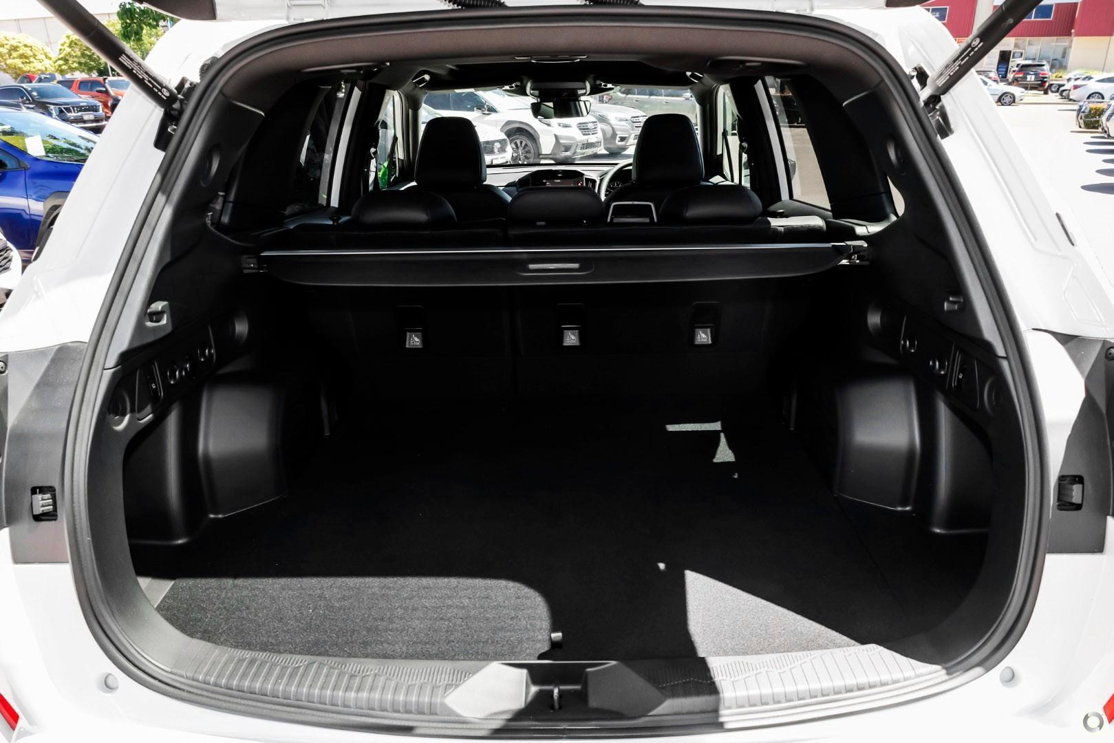 2026 Subaru Forester Sport — photo 9