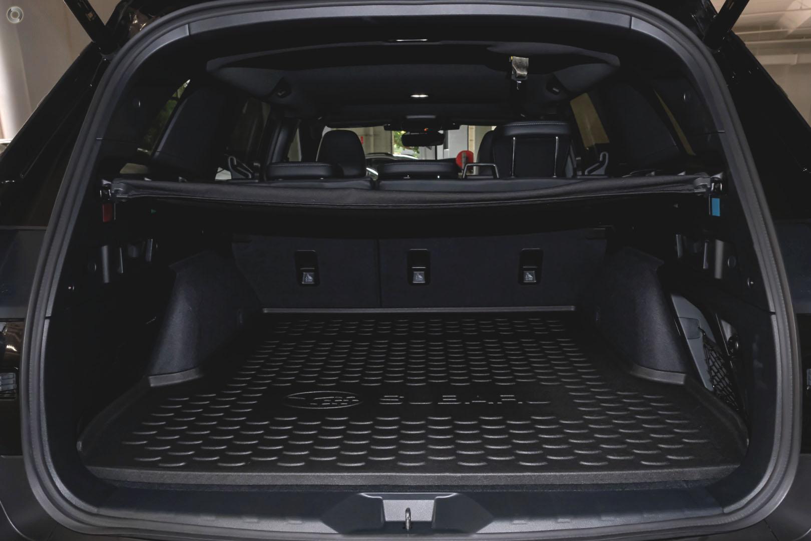 2026 Subaru Outback AWD Touring — photo 9
