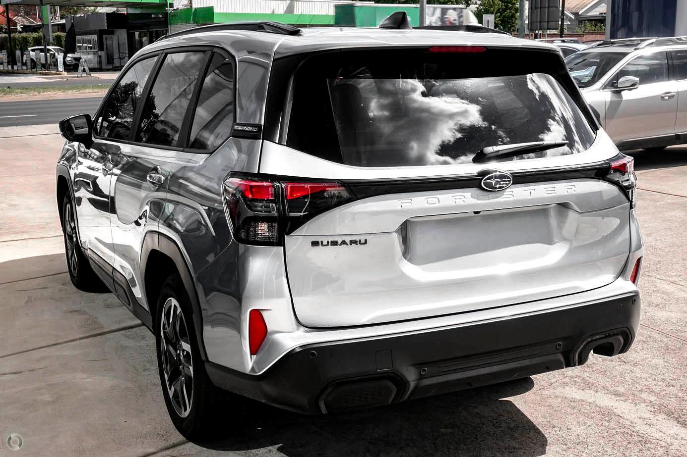 2026 Subaru Forester Touring — photo 4