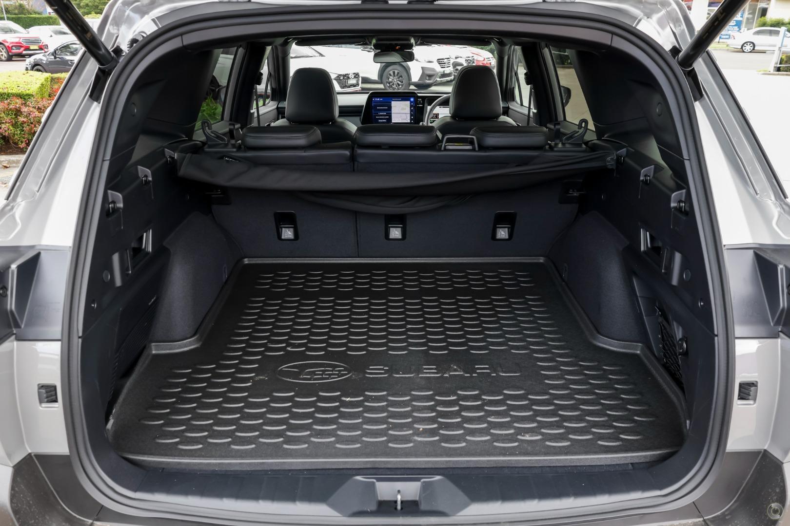 2026 Subaru Outback AWD Premium — photo 9