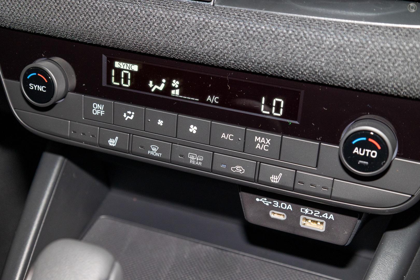 2026 Subaru Outback AWD Premium — photo 12